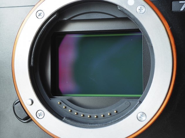 Sensor CMOS utilizado em câmeras digitais. [fonte](https://www.whatdigitalcamera.com/technology_guides/cmos-image-sensor-what-is-it-and-how-does-it-work-62586)